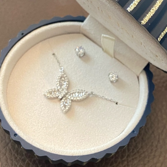 Elegant Silver Butterfly Necklace and Earring Set. Cubic Zirconia. Brilliance! - Picture 7 of 12